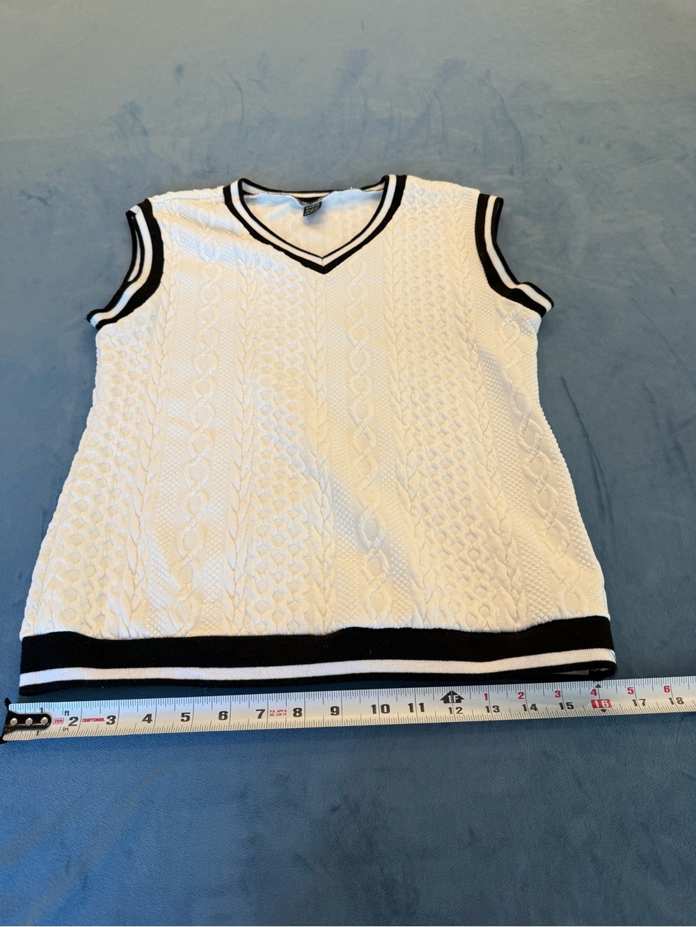SHEIN Women's Cable-Knit Sweater Vest S White Black Contrast Trim V-Neck - Picture 8 of 9